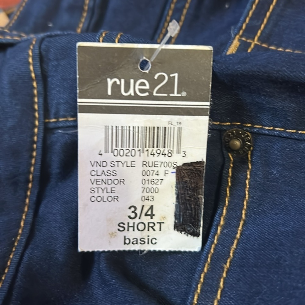 Rue21 Womens Mid Rise Jegging Jeans Size 3/4 Short - Picture 6 of 6